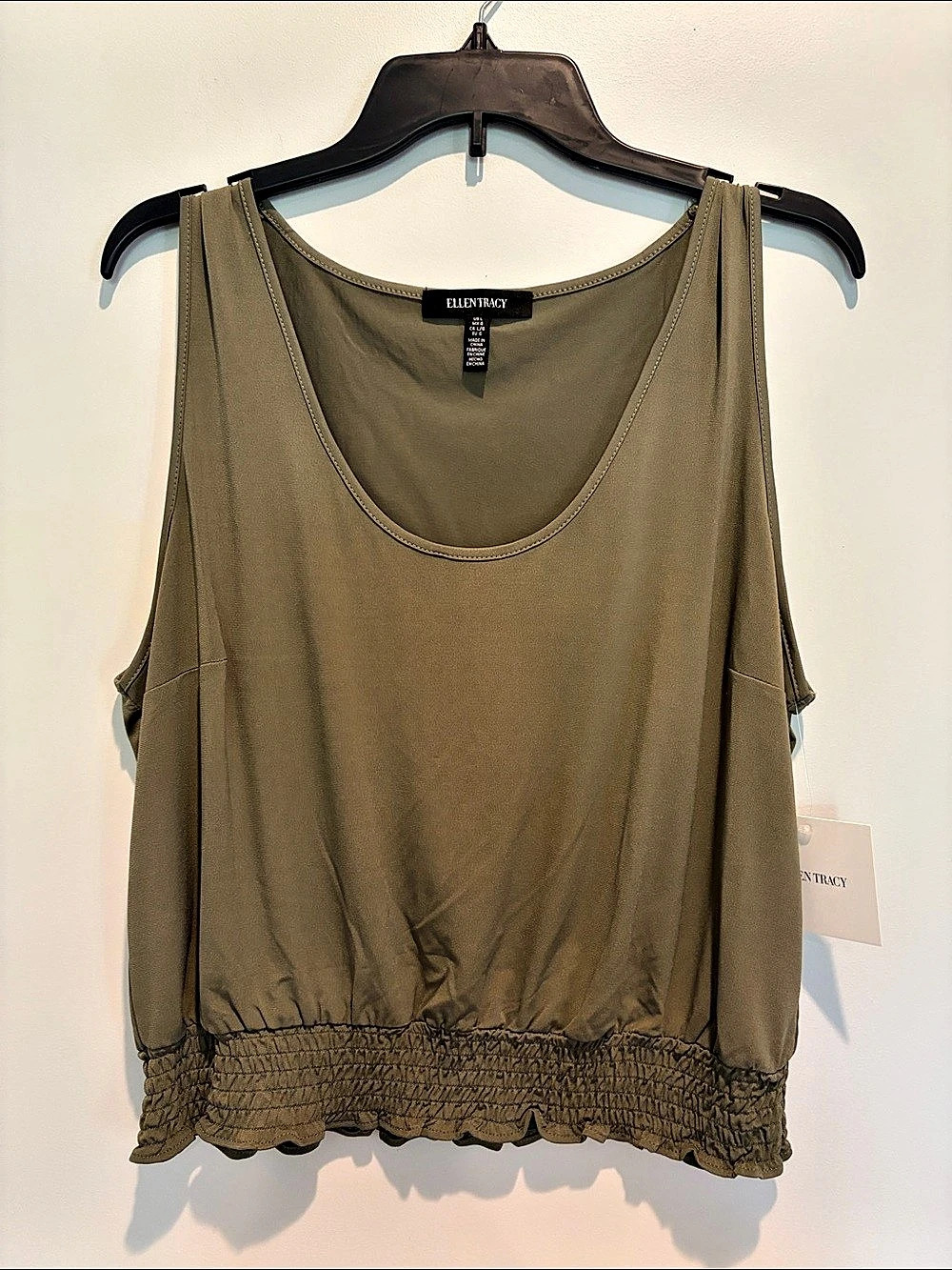 Ellen Tracy Smocked Hem Tank Top in Green Large NWT